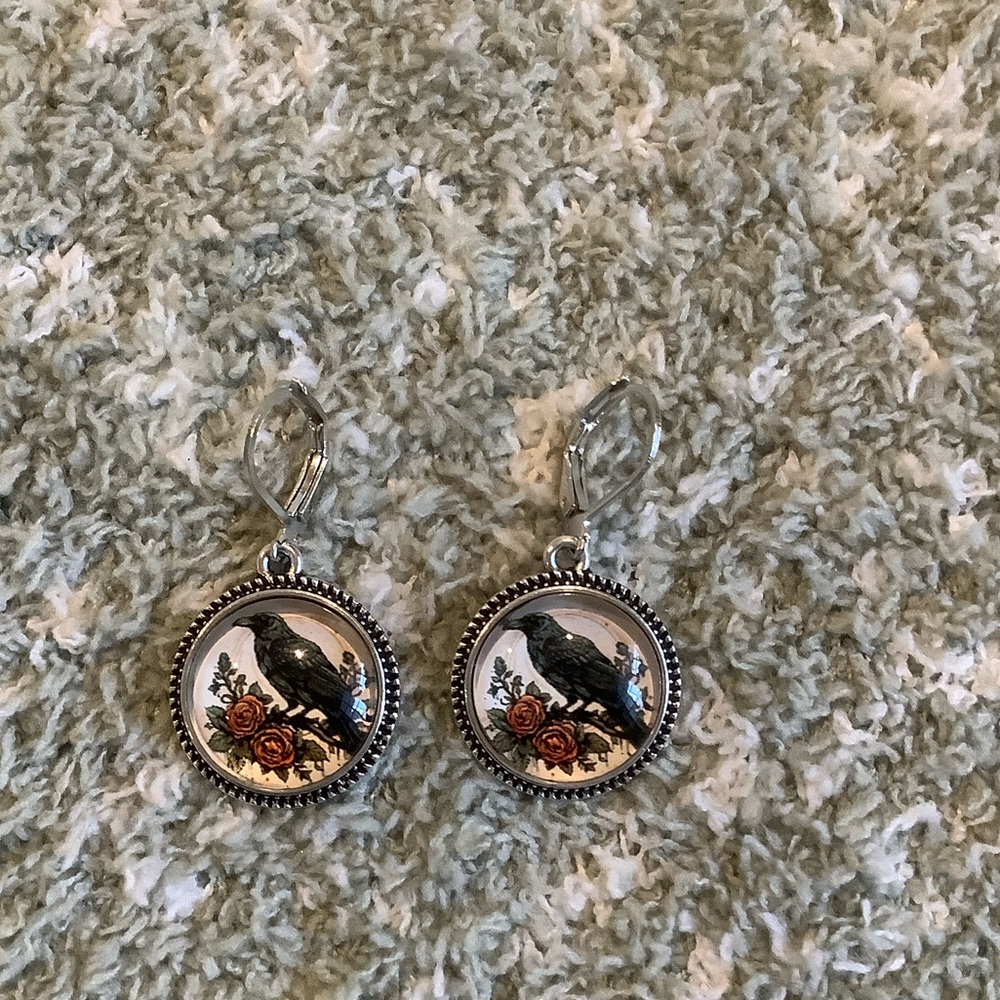 Black Crow Autumn Pierced Earrings NWT Glass Cabashons